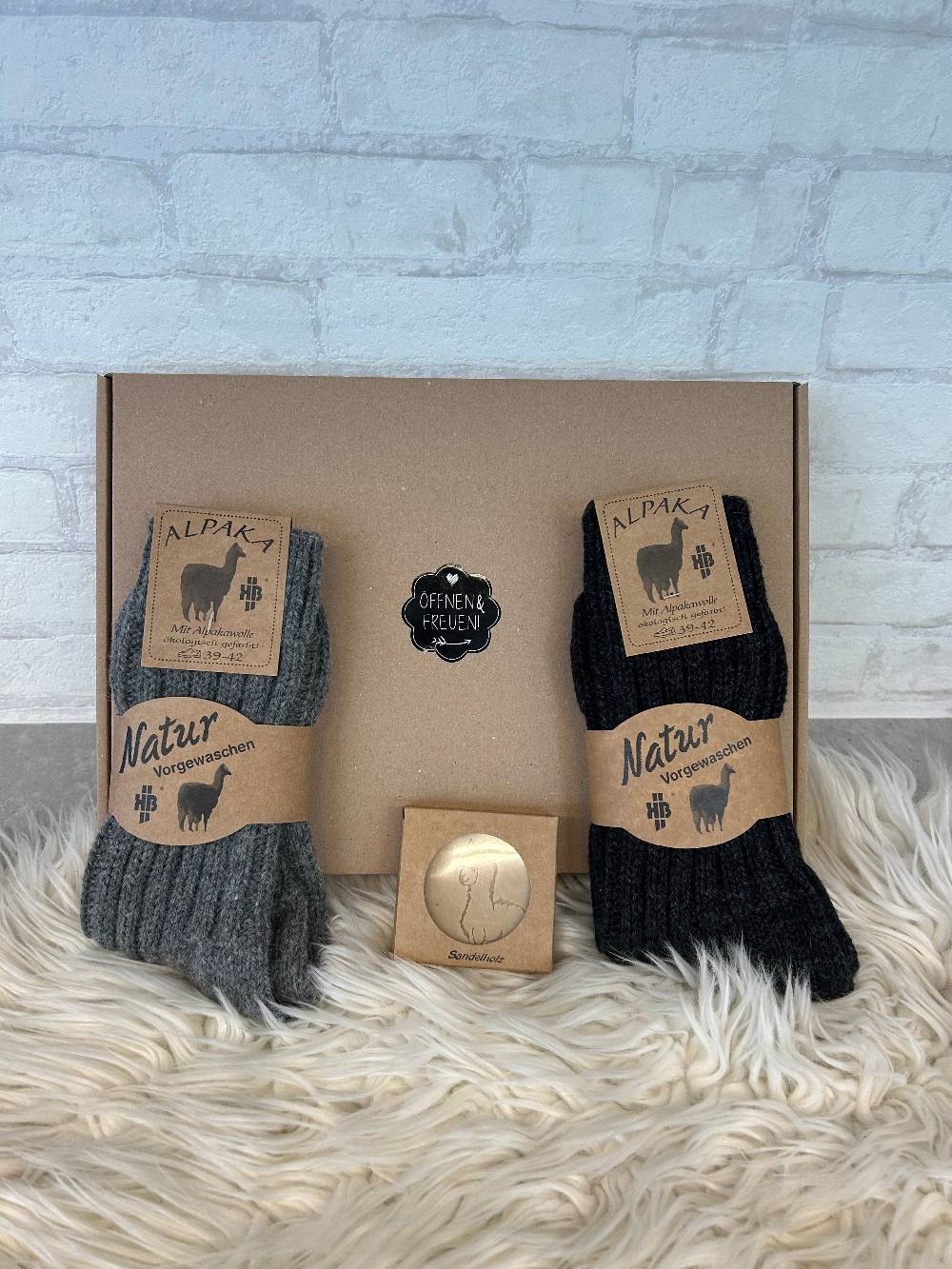 KB Socken Geschenkbox direkt zum Verschenken - Alpaka Socken und Alpaka Seife Kostenloser Versand international