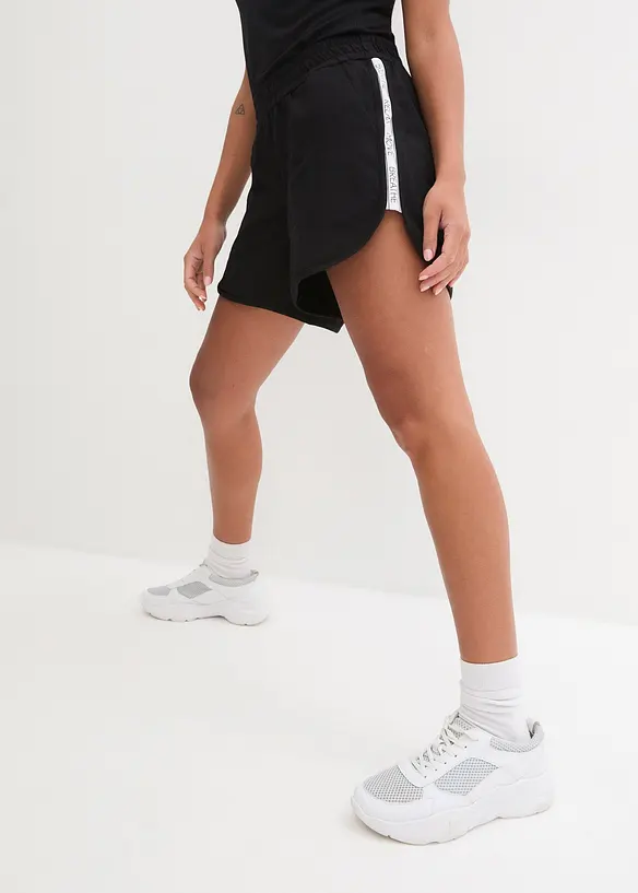 bpc bonprix collection Sport-Shorts mit Kontraststreifen Sonderangebot