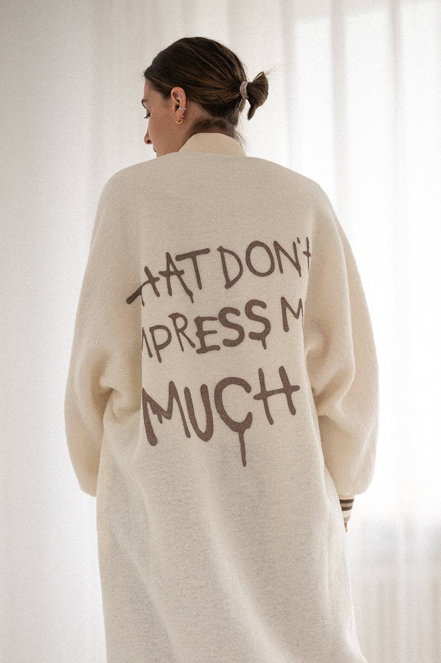 Liv Bergen Mantel "THAT DON'T IMPRESS ME MUCH" in creme Kauf eins, bekomm eins gratis
