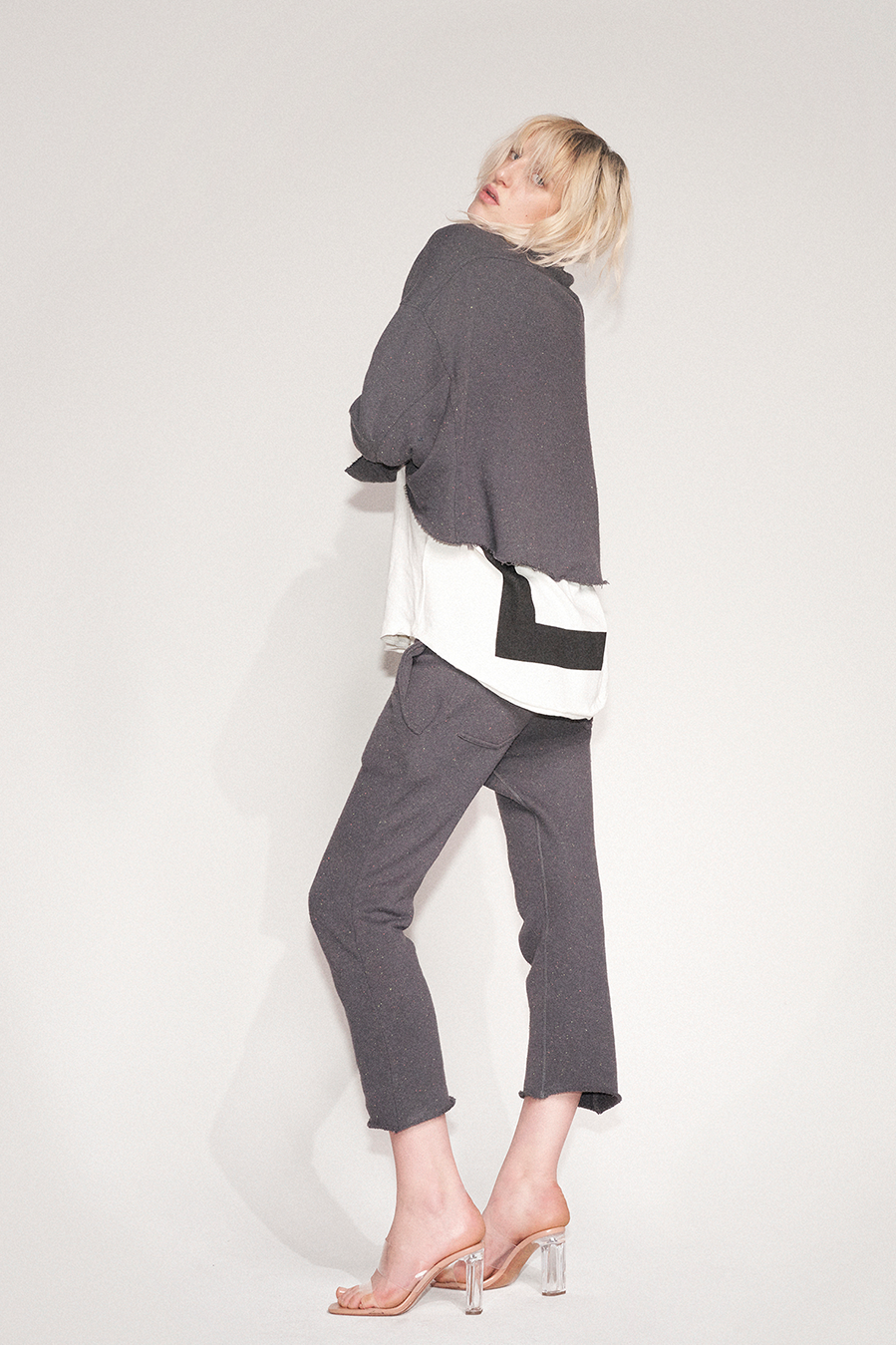Liv Bergen Jacke cropped in asphalt Riesige Ersparnisse