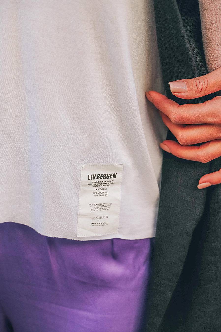 Liv Bergen T-Shirt Vulcano in walnut Im Verkauf