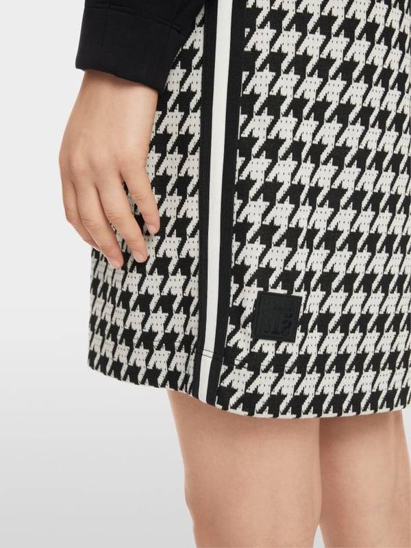 Marc Cain Legeres Schlupf-Kleid Vierteljährliche Förderung