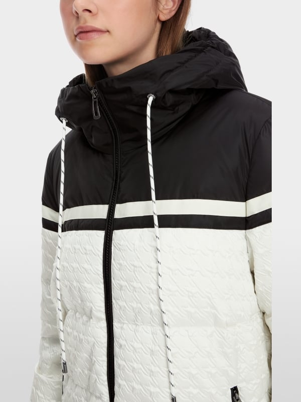 Marc Cain Outdoor-Jacke mit Hahnentritt-Relief Im Verkauf