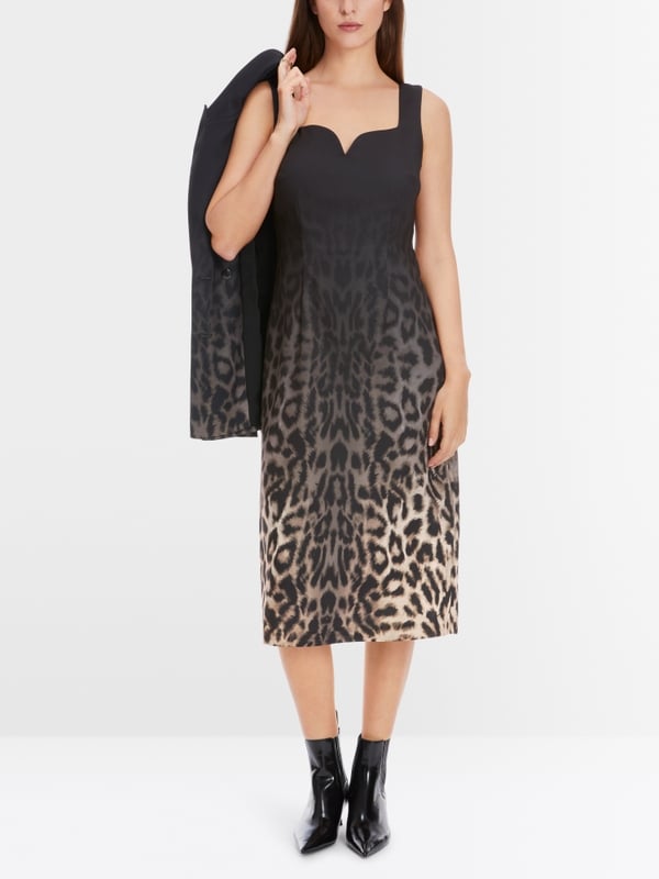 Marc Cain Leo-Kleid mit raffiniertem Schnitt Rabatte dieses Monats