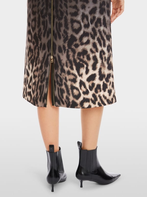 Marc Cain Leo-Kleid mit raffiniertem Schnitt Rabatte dieses Monats