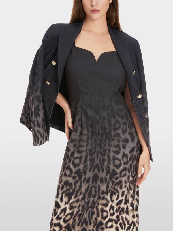 Marc Cain Leo-Kleid mit raffiniertem Schnitt Rabatte dieses Monats