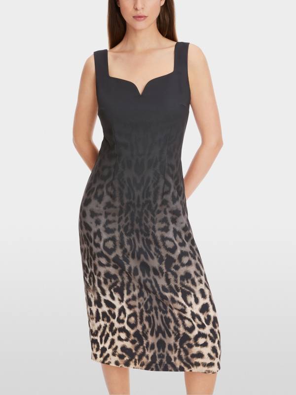 Marc Cain Leo-Kleid mit raffiniertem Schnitt Rabatte dieses Monats
