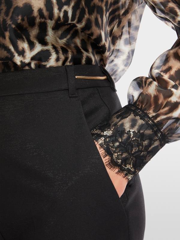 Marc Cain Modell FUZHOU mit Glitzer-Details Verkauf
