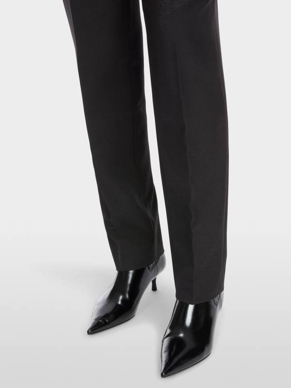 Marc Cain Modell FUZHOU mit Glitzer-Details Verkauf