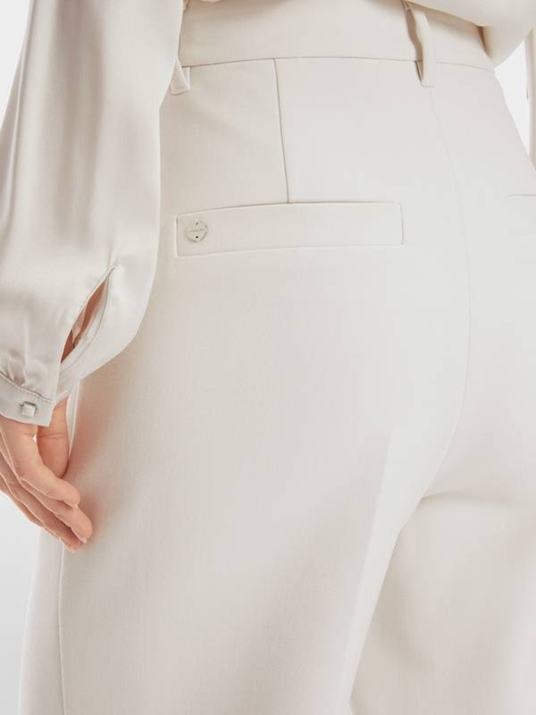 Marc Cain Modell WEIDA - weite Hose mit High Waist Kauf eins, bekomm eins gratis
