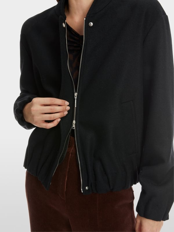 Marc Cain Jacke aus 100 % Wolle Knitted in Germany Wochenangebot