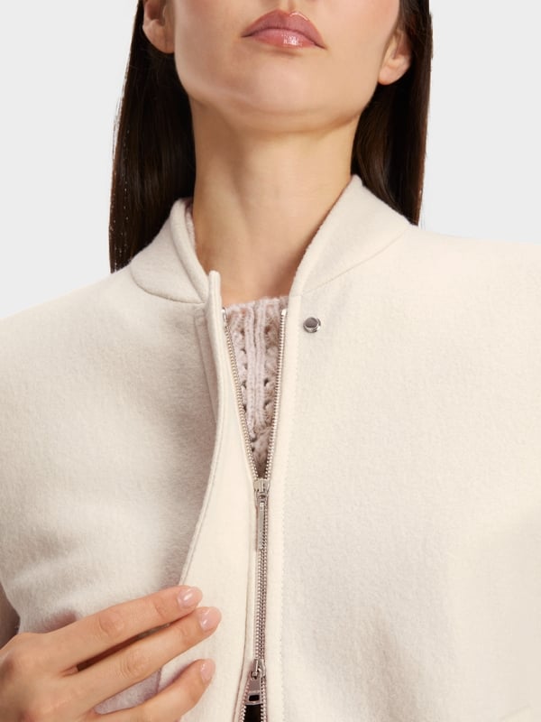 Marc Cain Jacke aus 100 % Wolle Knitted in Germany Bis zu 50% Rabatt