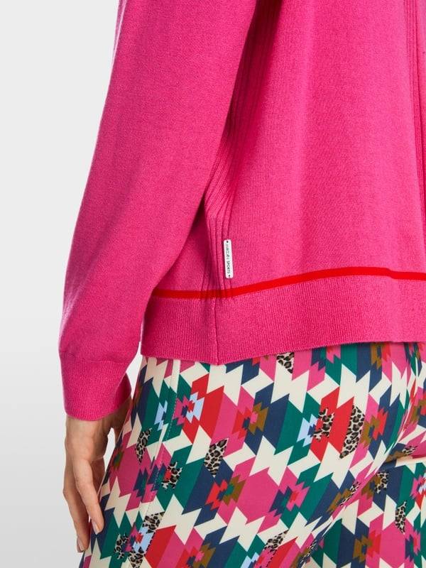 Marc Cain Sweater mit V-Neck - "Rethink Together" Top Angebot