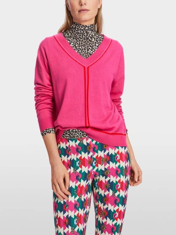 Marc Cain Sweater mit V-Neck - "Rethink Together" Top Angebot