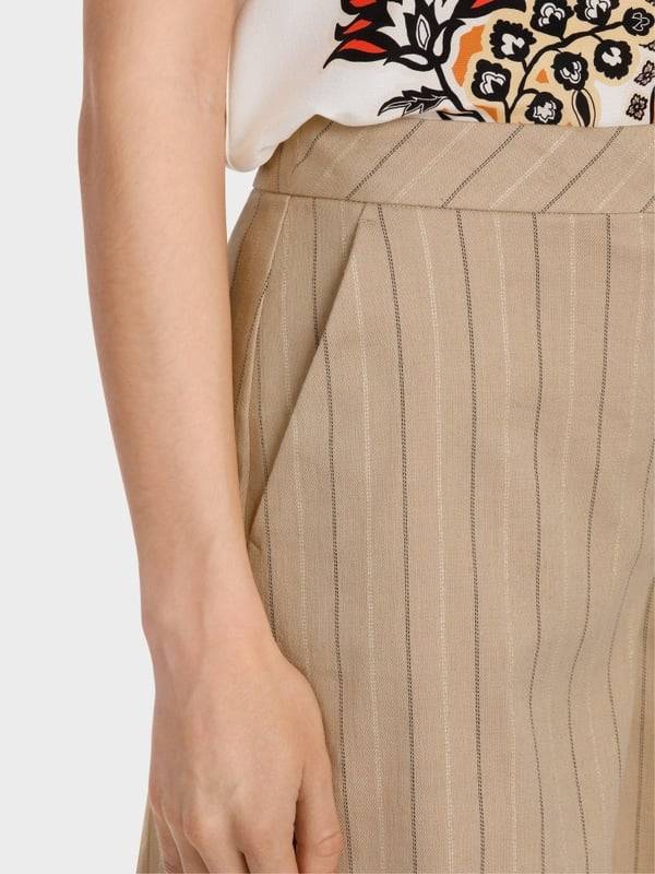 Marc Cain Modell WEIDA – Shorts mit Lurexstreif Kostenloser Versand international