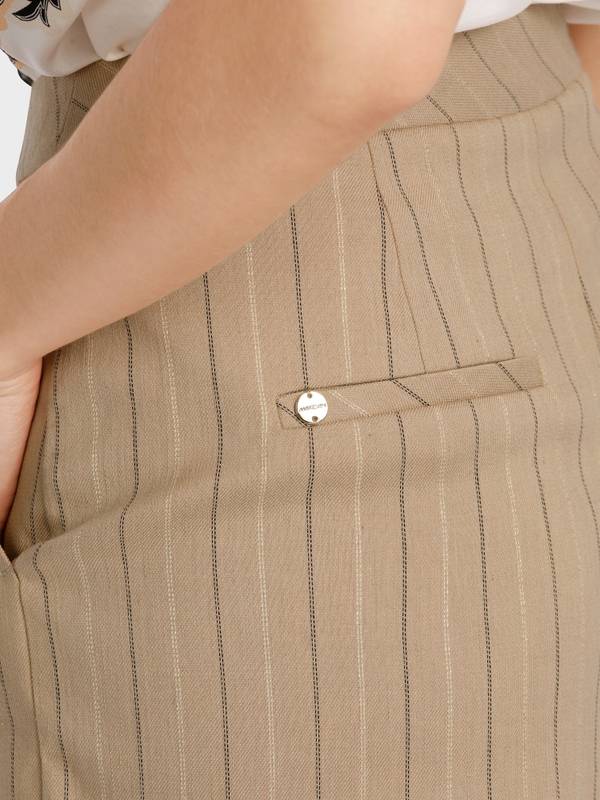 Marc Cain Modell WEIDA – Shorts mit Lurexstreif Kostenloser Versand international