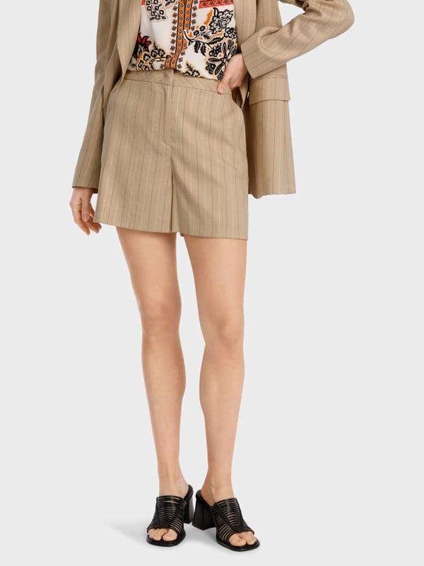 Marc Cain Modell WEIDA – Shorts mit Lurexstreif Kostenloser Versand international