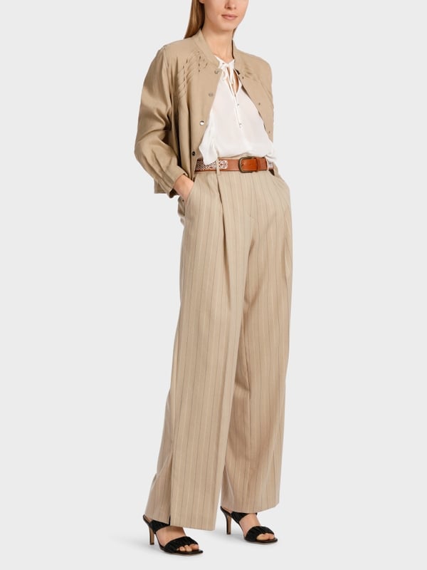 Marc Cain Modell WASCO – Hose in Nadelstreif Fabrikladen