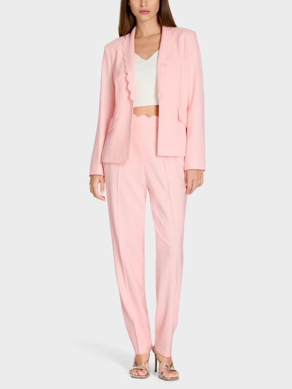 Marc Cain Modell SANAA mit gewelltem Bundabschluss im Angebot