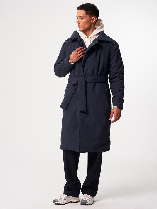 Pinqponq Padded Trench Coat - Fjord Navy (Unisex) Bis zu 50% Rabatt