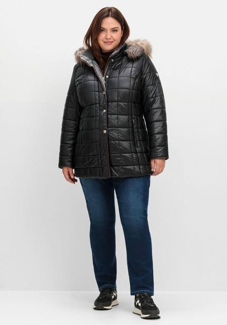 sheego Leicht glänzende Steppjacke mit Kunstfell-Kapuze - schwarz sheego Begrenzt auf 3 Tage
