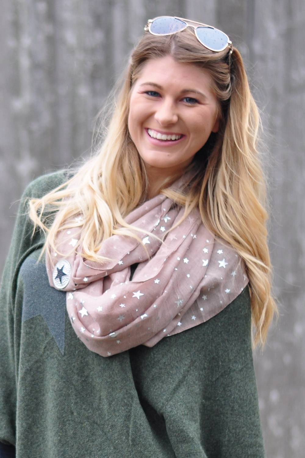 ﻿Stylebreaker Loop Schal mit Metallic Sterne Print Saisonale Angebote