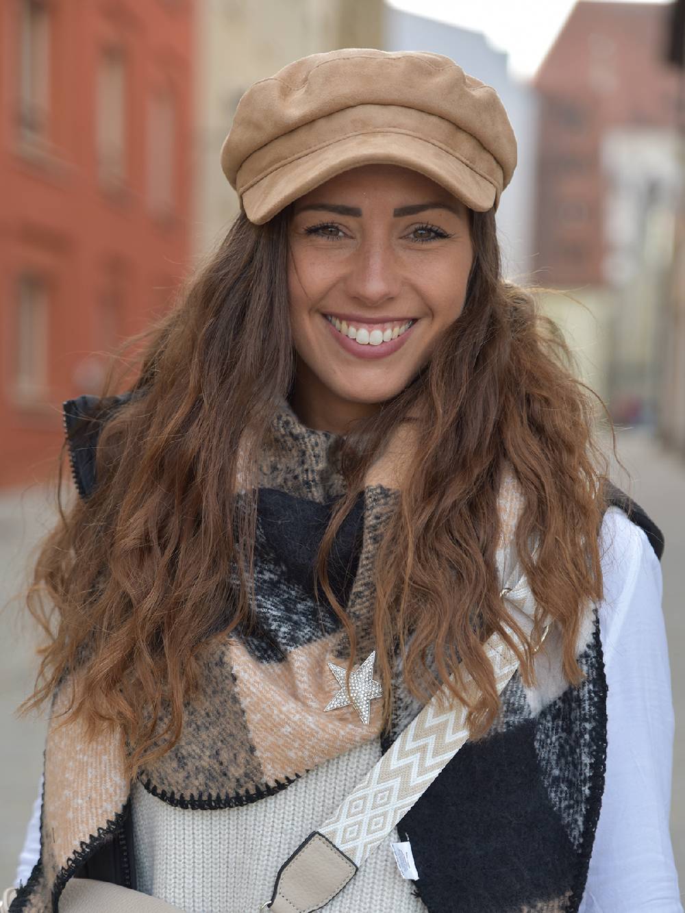 Stylebreaker Ballonmütze Einfarbig Veloursleder Optik Kauf eins, bekomm eins gratis
