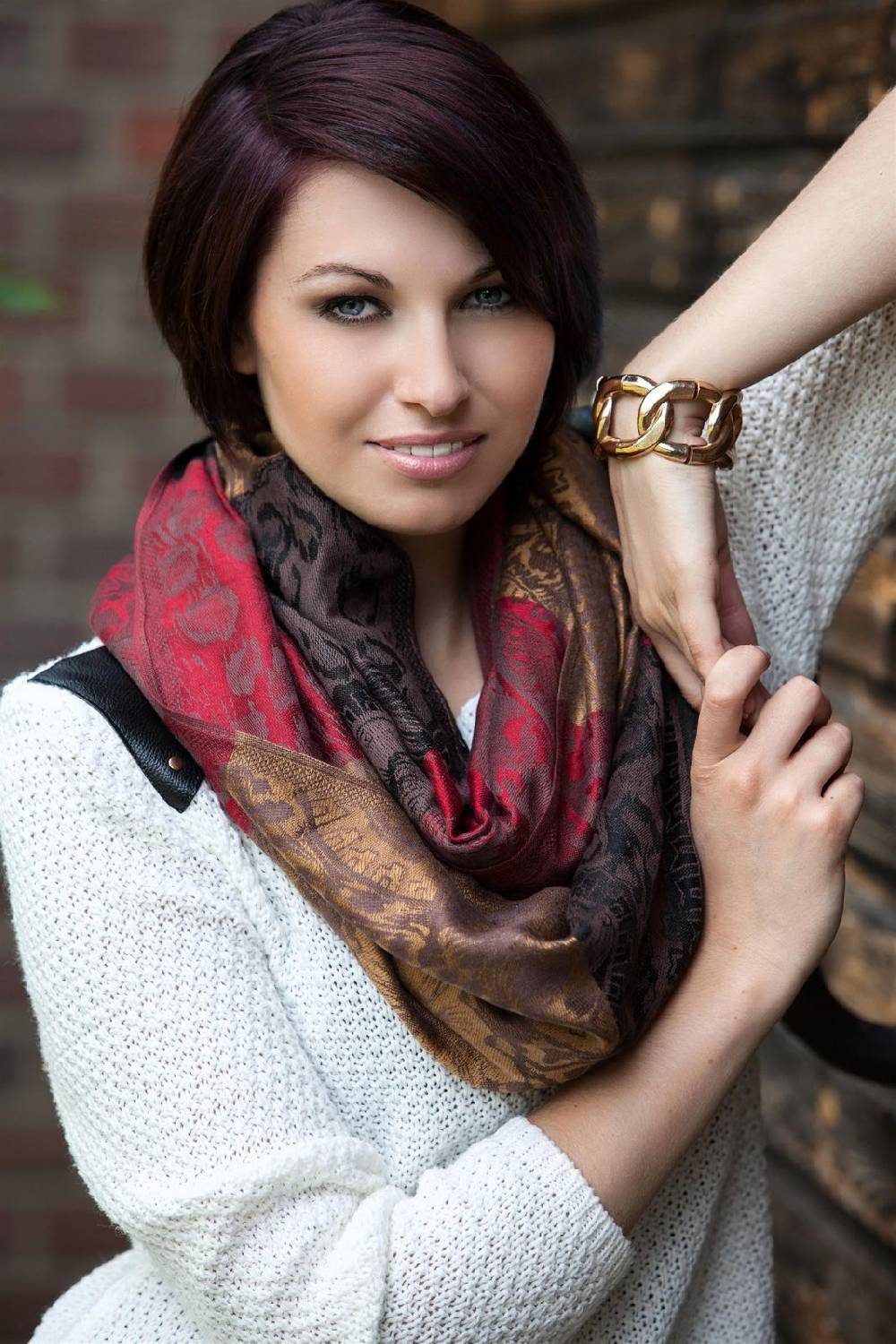 Stylebreaker Loop mit Hibiskus Blüten und Paisley Muster Tägliche Deals