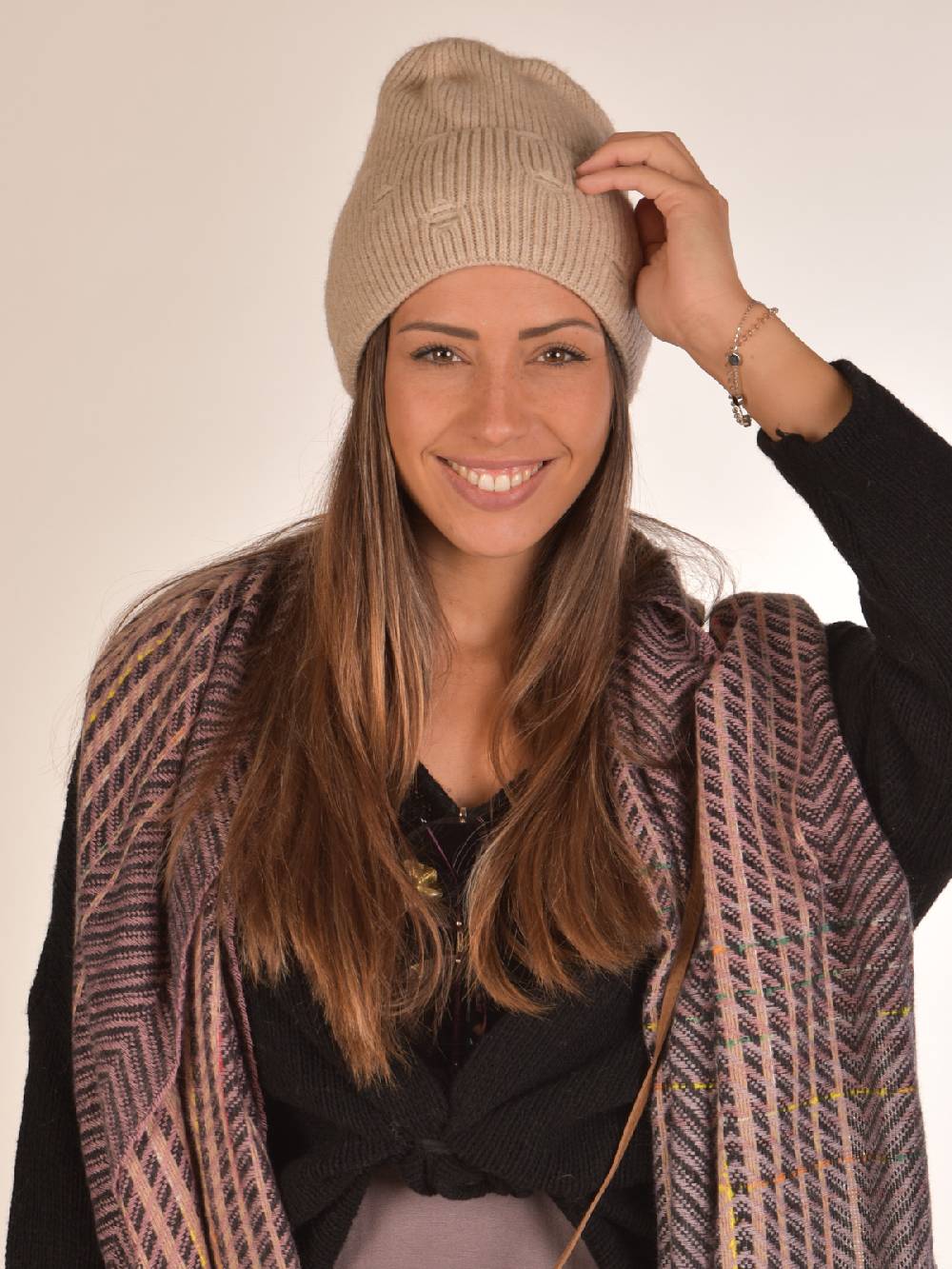 Stylebreaker Strickmütze mit Rippenmuster und Rissen Fabrikverkauf