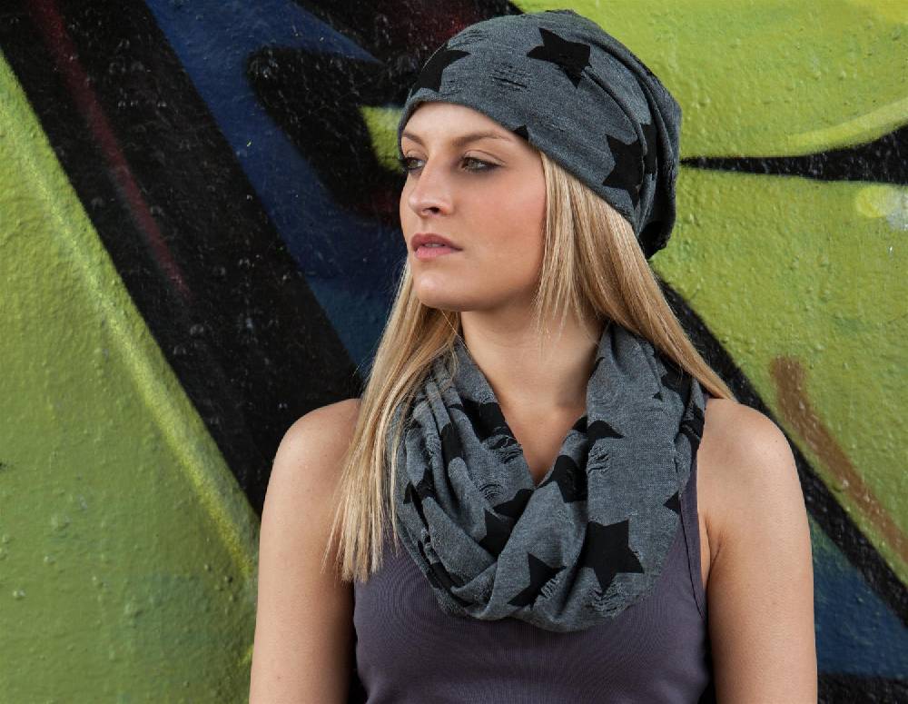 Stylebreaker Beanie mit Sterne & Punkte Muster Preisnachlass