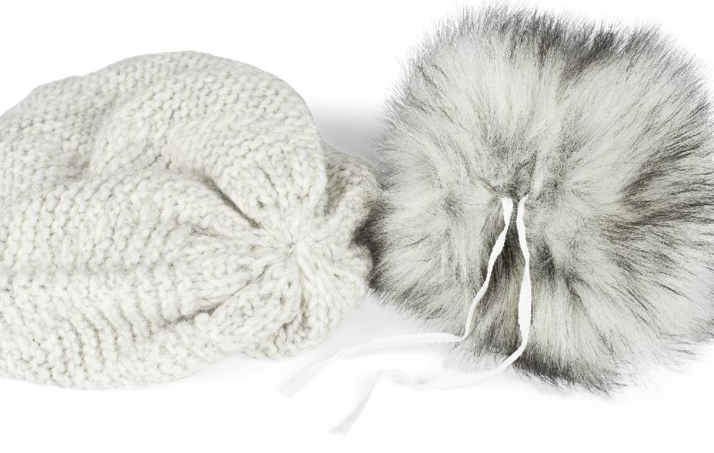 Stylebreaker Einfarbige Strick Bommelmütze mit Thermo-Fleece Valentinstagsangebot