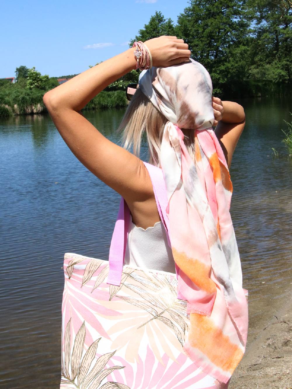 Stylebreaker Schal mit Batik Streifen Muster Exklusivangebot