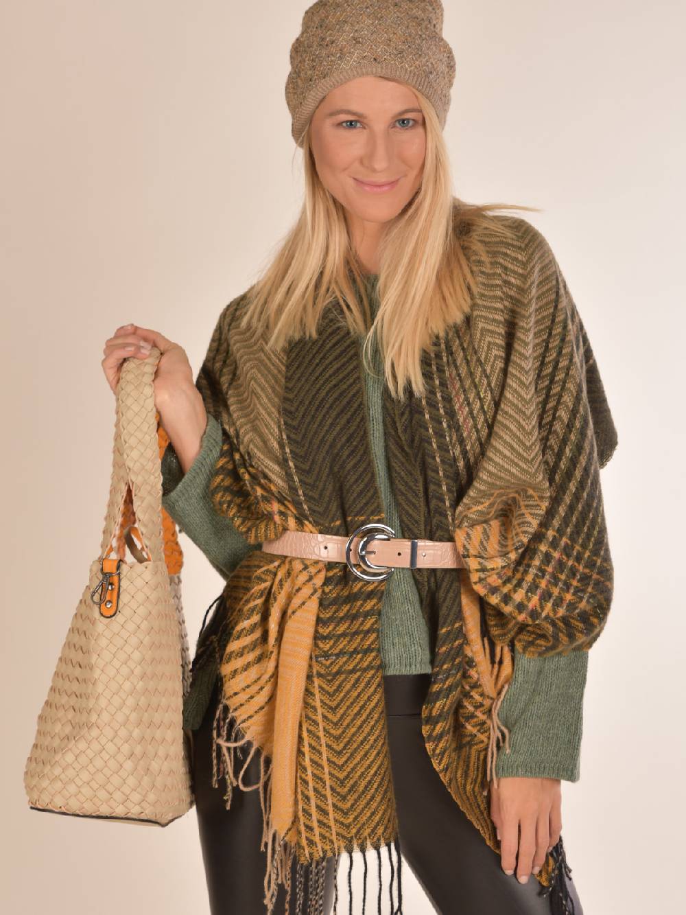 Stylebreaker Feinstrick Schal Zick-Zack gestreift Bestseller