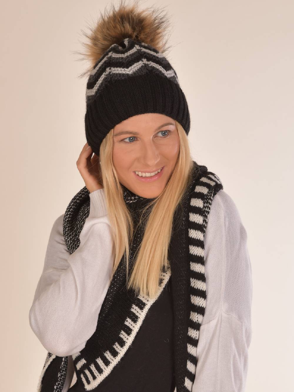 Stylebreaker Strick Bommelmütze mit Zick-Zack Muster Online Outlet
