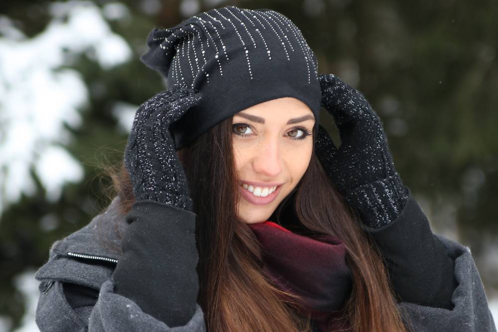 Stylebreaker Beanie mit Strass Streifen Günstig kaufen