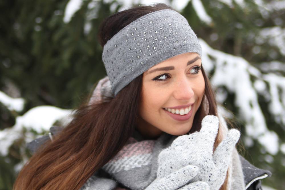 Stylebreaker Feinstrick Stirnband mit Strass Saisonschlussverkauf