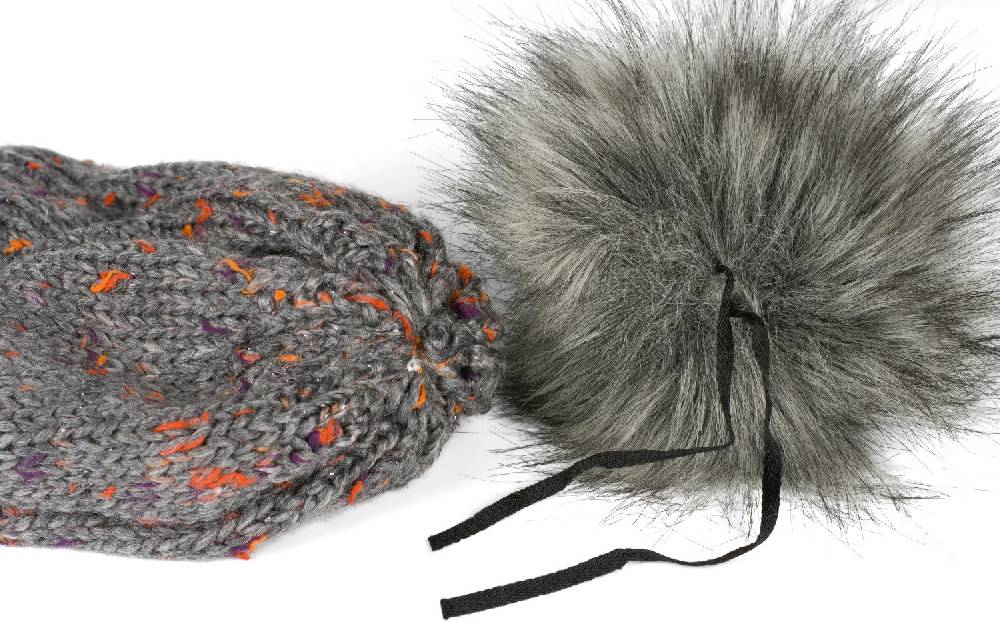 Stylebreaker Bunt gemusterte Bommelmütze mit Glitzerfaden Große Rabatte