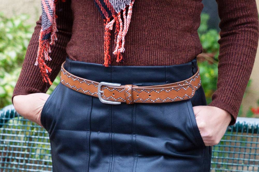 Stylebreaker Nietengürtel mit Nieten im Zacken Muster Saisonale Angebote