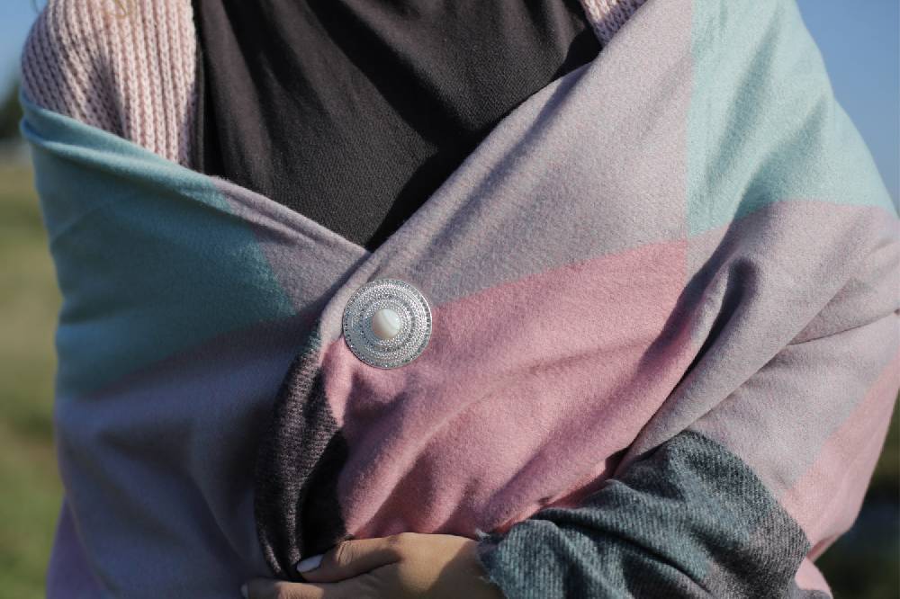 Stylebreaker Runde Magnet Brosche mit großer Perle und Strass Fabrikladen