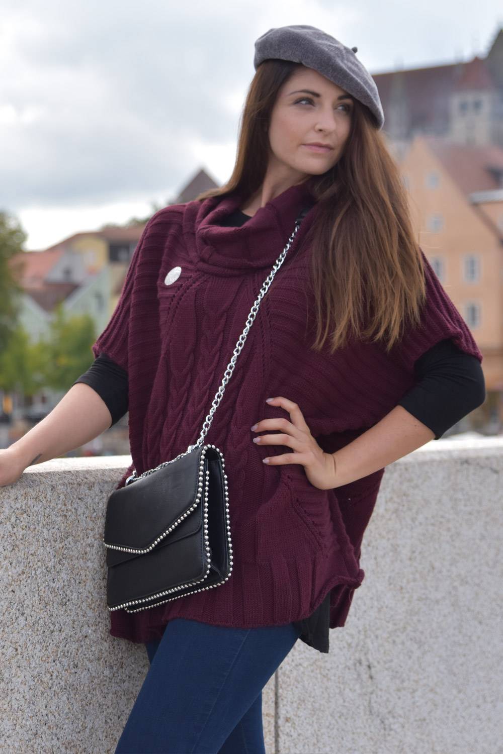 Stylebreaker Strick Poncho mit Zopfmuster Ärmeln und Schalkragen Kostenlose Rückgabe