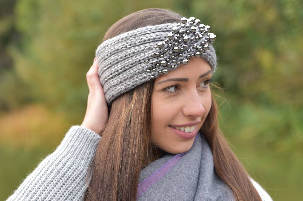 Stylebreaker Strick Stirnband mit Twist Knoten und silbernen Perlen Bis zu 55% Rabatt