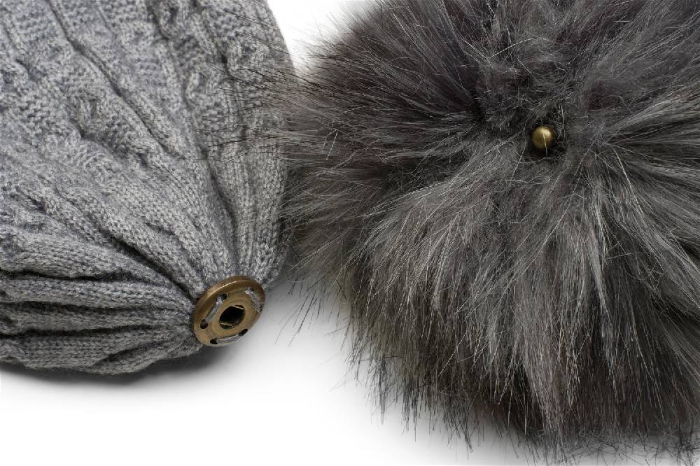 Stylebreaker Feinstrick Bommelmütze mit Strass Heißer Verkauf
