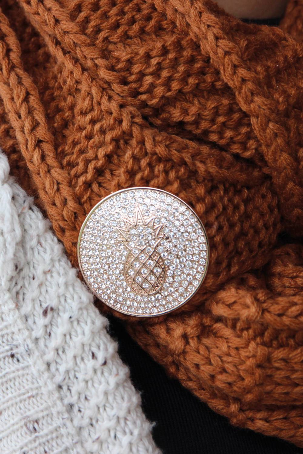 Stylebreaker Magnet Brosche mit Ananas und Strass Bis zu 65% Rabatt
