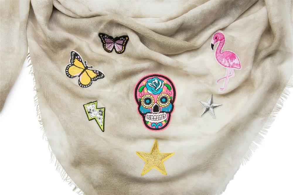 Stylebreaker Vierecktuch mit Patches Clearance-Verkauf