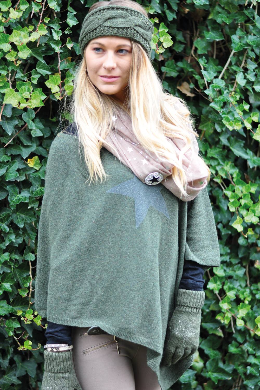 Stylebreaker Leichter Feinstrick Poncho mit Glitzer Stern Lagerräumung