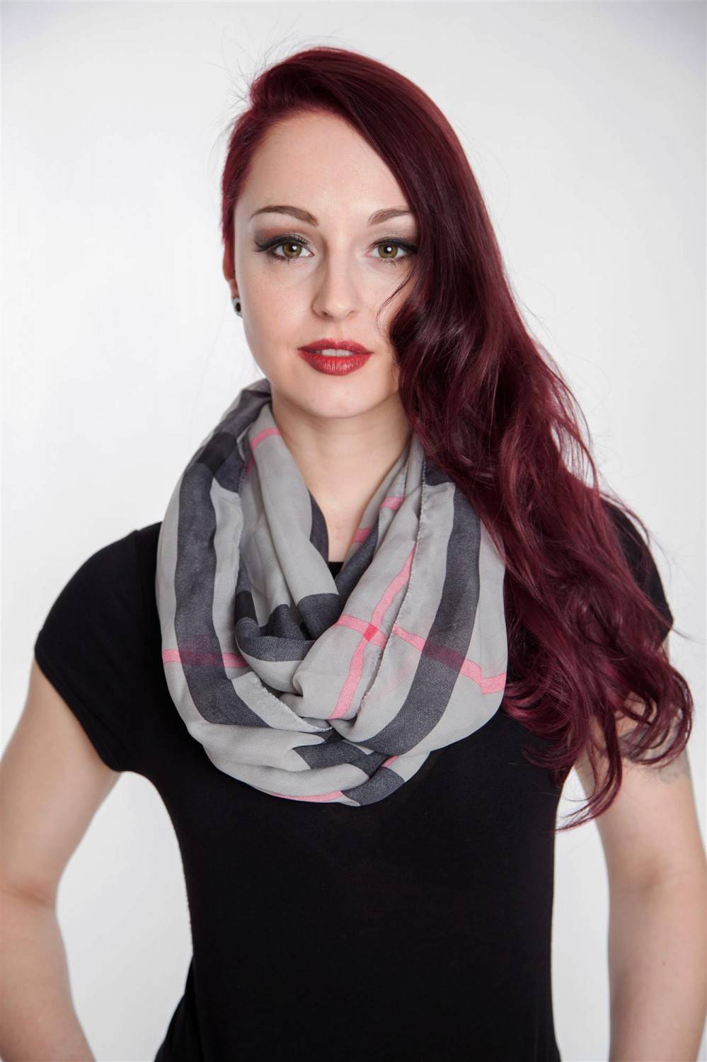 Stylebreaker Seidiger Loop mit Karo Muster Tägliche Deals