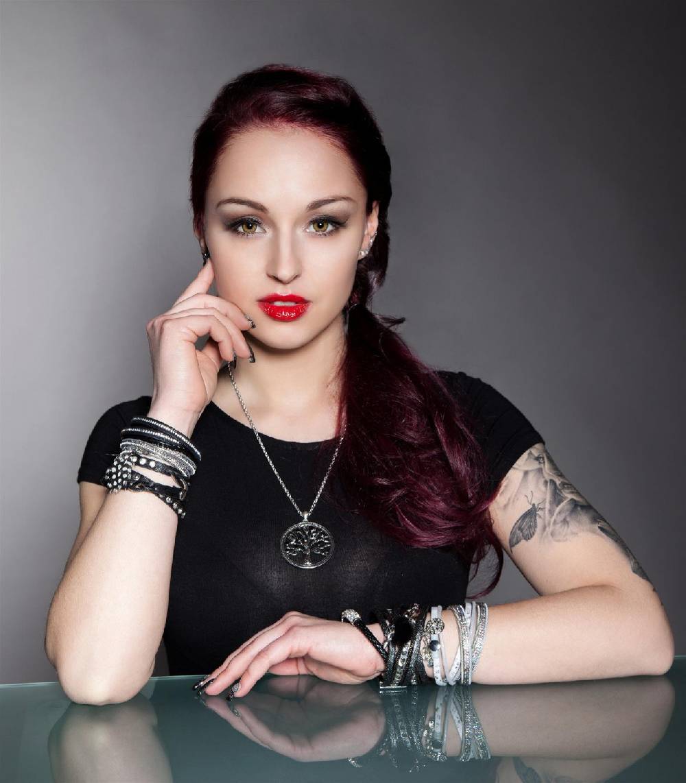 Stylebreaker Halskette mit Lebensbaum Anhänger und Strass Tiefpreis