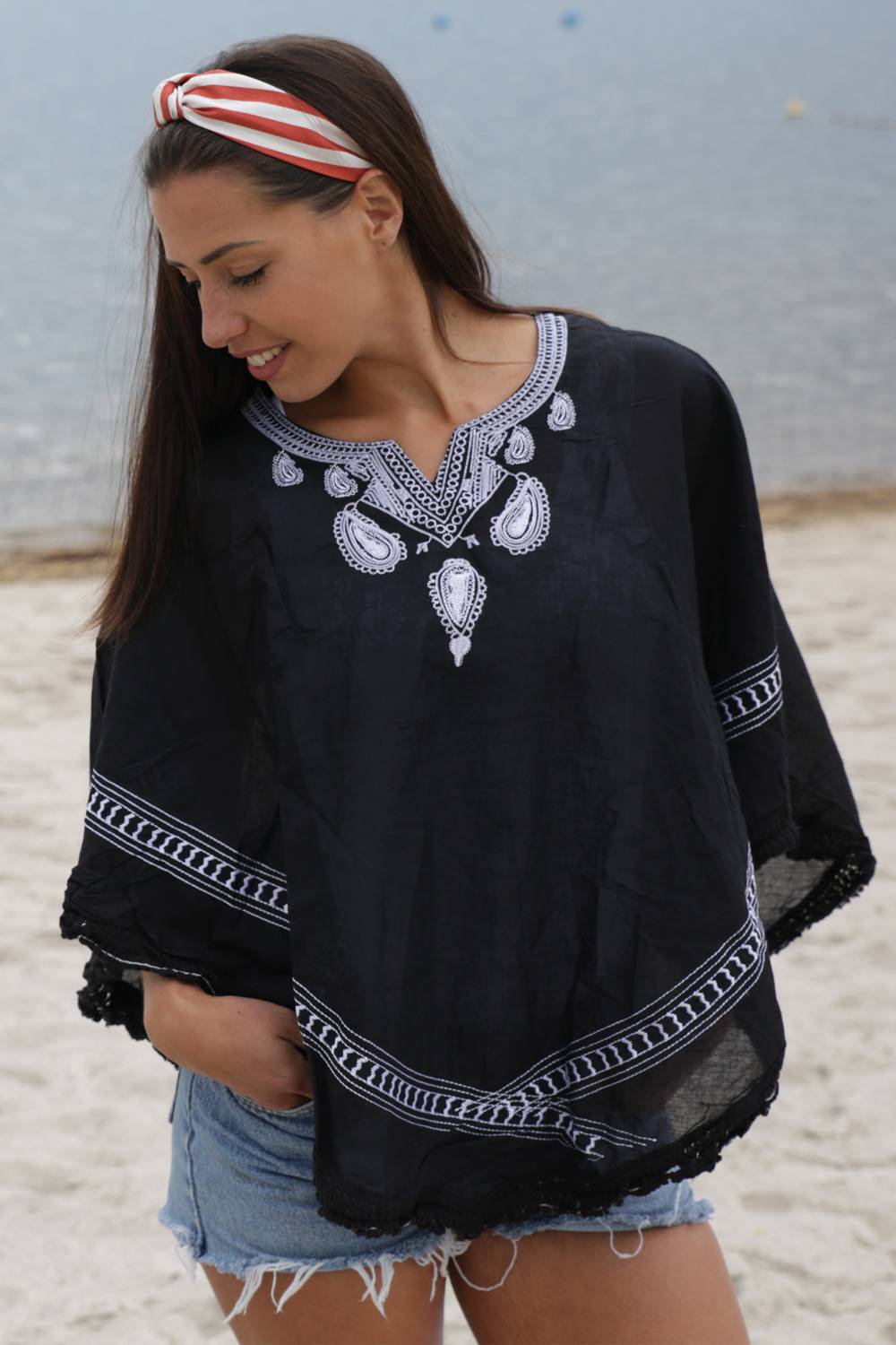 Stylebreaker Leichter Poncho mit gesticktem Paisley Muster Neueste Stile