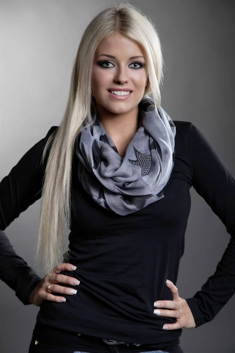 Stylebreaker Loop mit Sternen und Strass Applikation Kostenloser Versand international